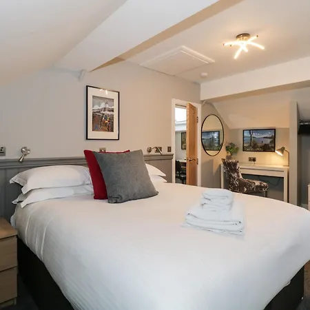 Quarters * Ambleside